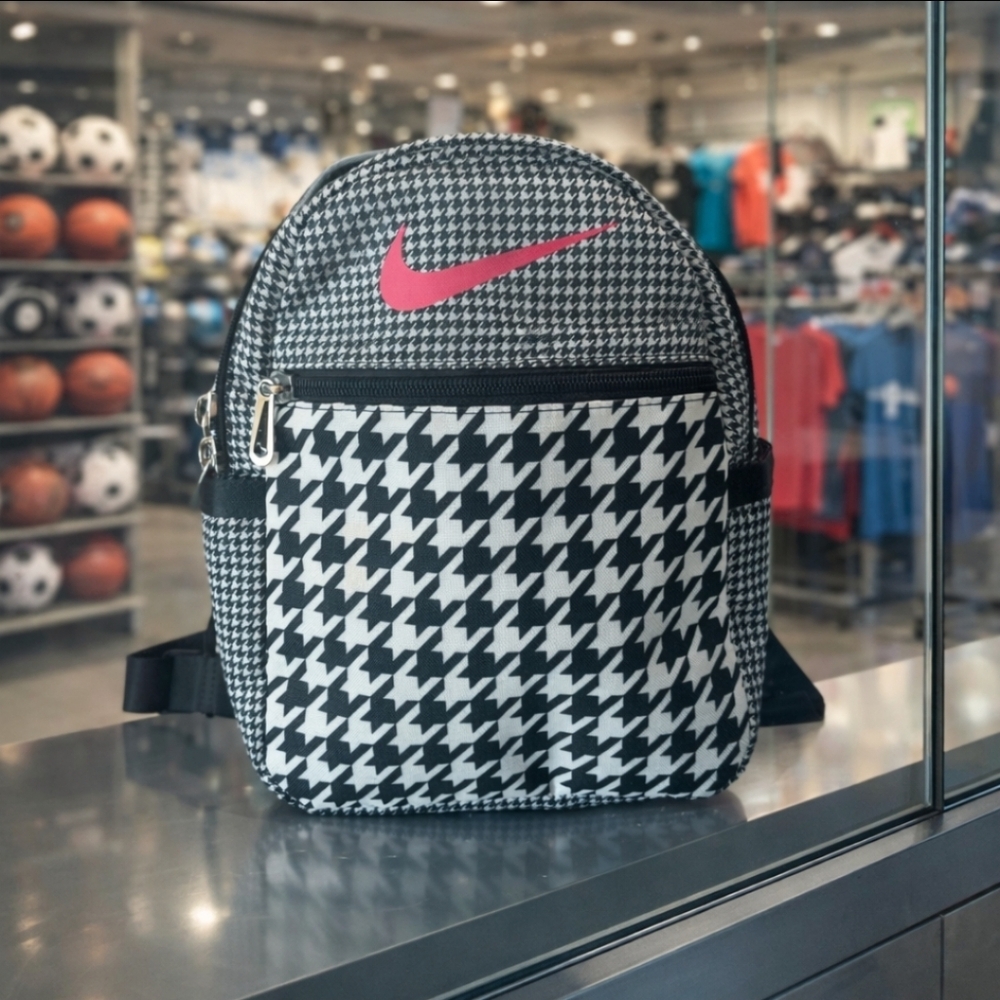 Nike Sportswear Futura 365 Mini Backpack